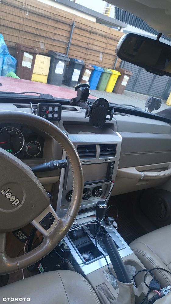 Jeep Liberty - 10