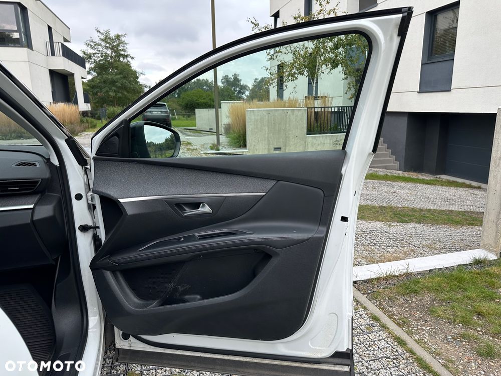 Peugeot 5008 1.5 BlueHDI Allure S&S EAT8 - 20
