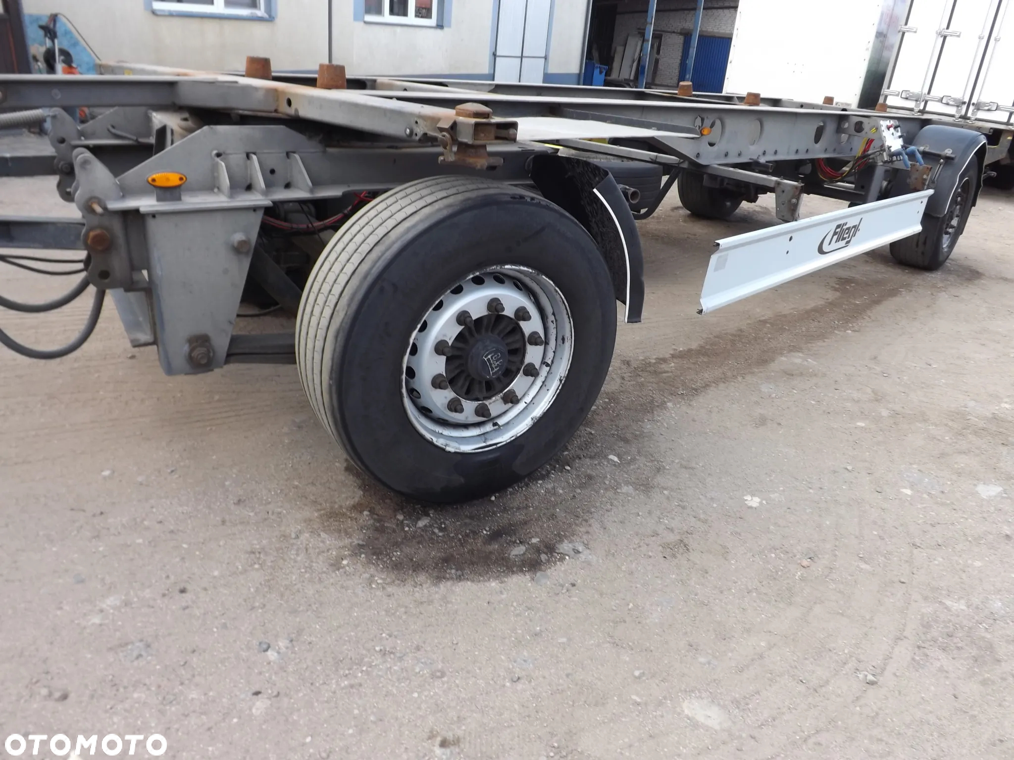 Fliegl bdf ocynkowany 18t  dmc - 8