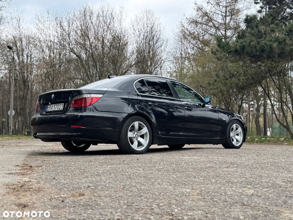 BMW Seria 5 525d - 29