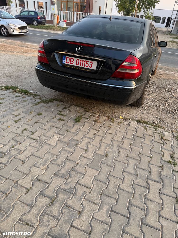 Mercedes-Benz E - 8