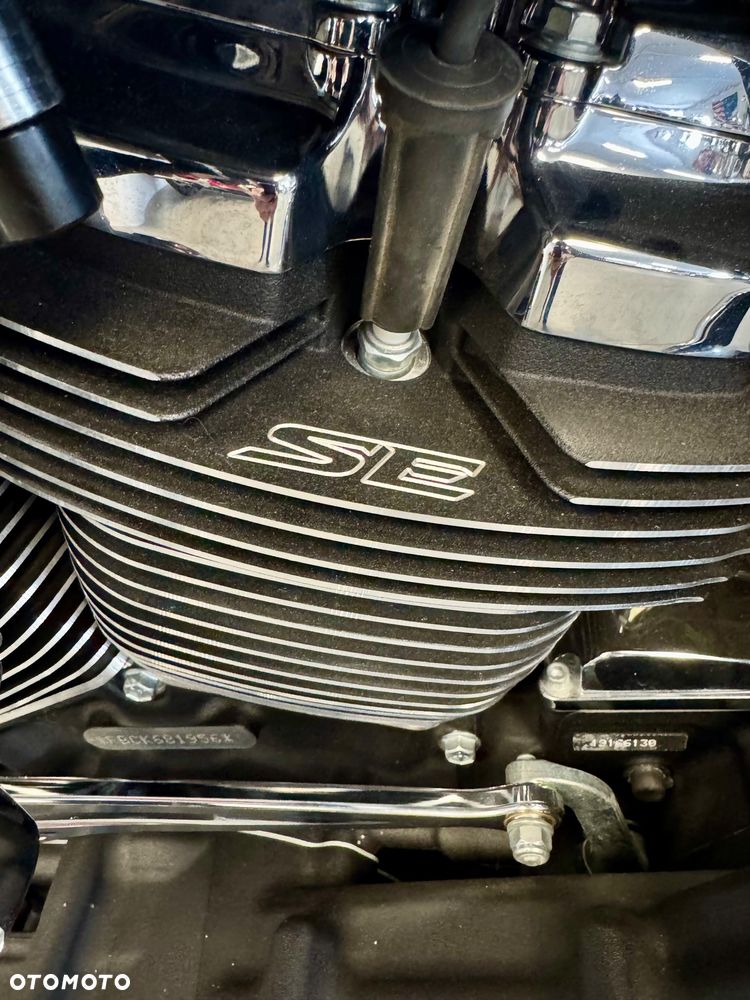 Harley-Davidson Touring Road King - 11