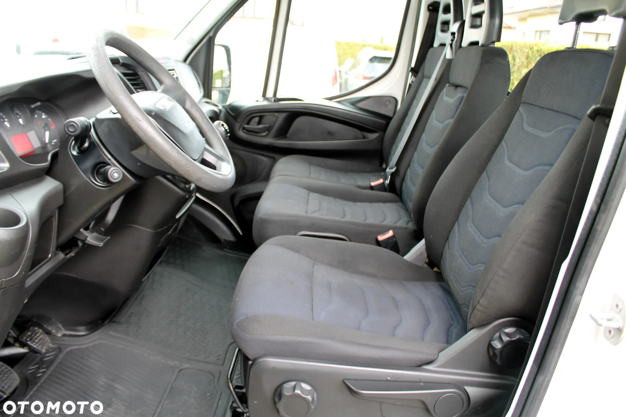 Iveco DAILY 35S14 6 MIEJSCOWY BRYGADOWY - 9