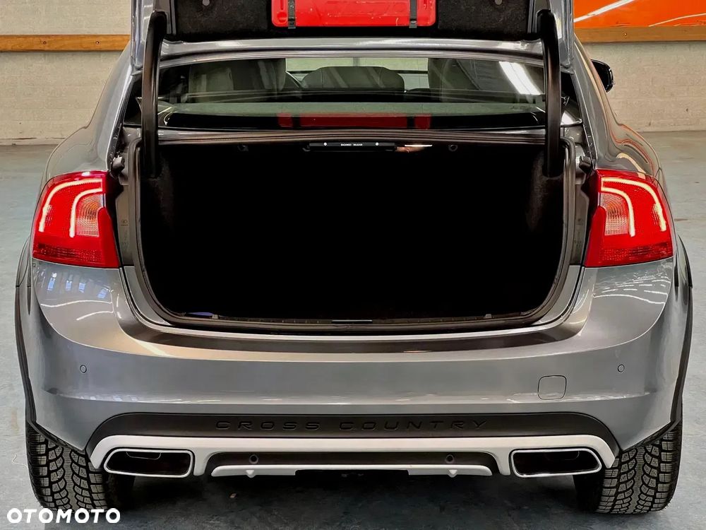 Volvo S60 D5 Summum - 18