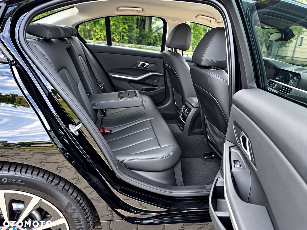 BMW Seria 3 320e Luxury Line sport - 11