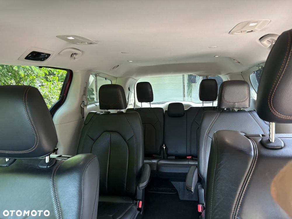Chrysler Pacifica - 14