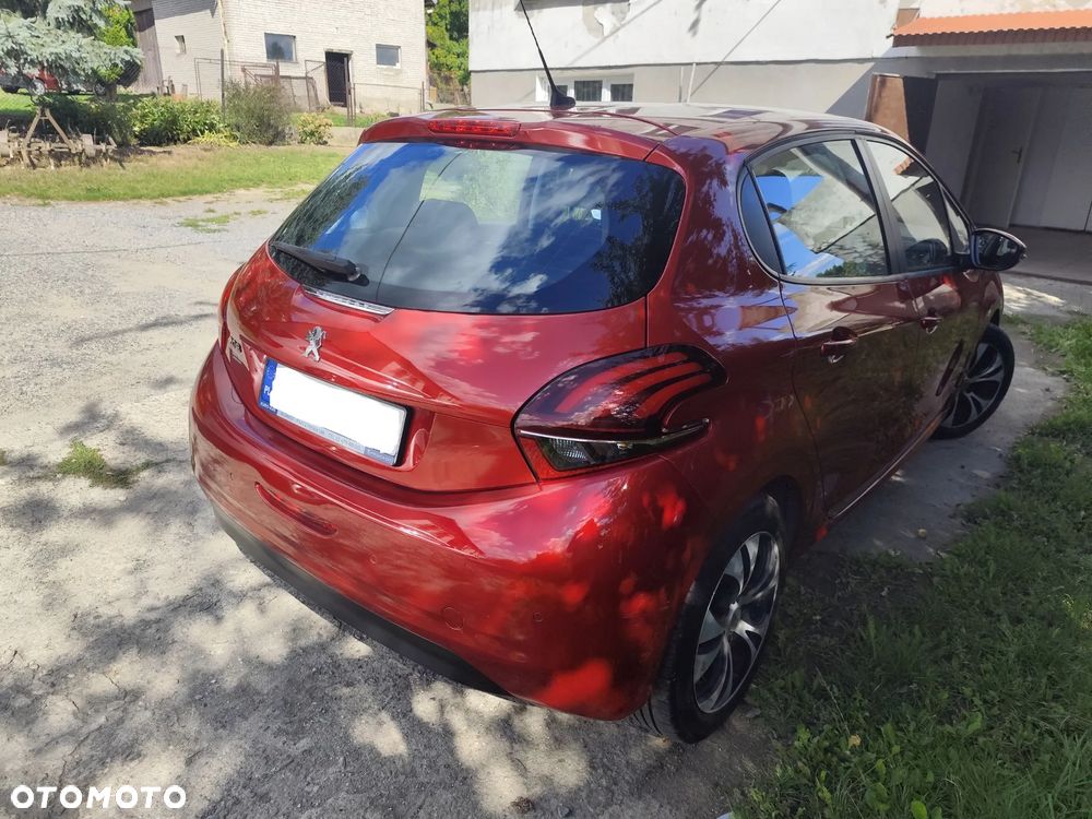 Peugeot 208 - 11