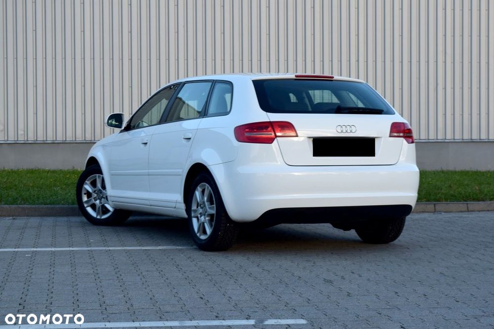 Audi A3 Sportback 1.6 Ambiente - 13