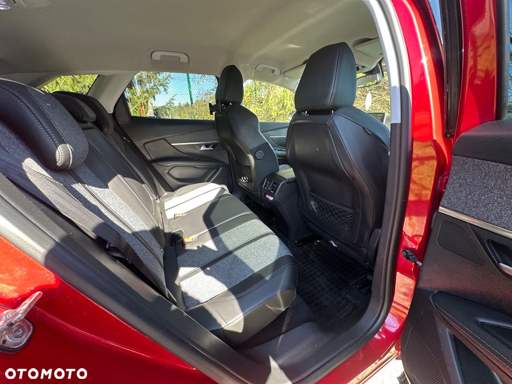 Peugeot 3008 PureTech 130 Stop & Start GPF EAT8 Allure - 9
