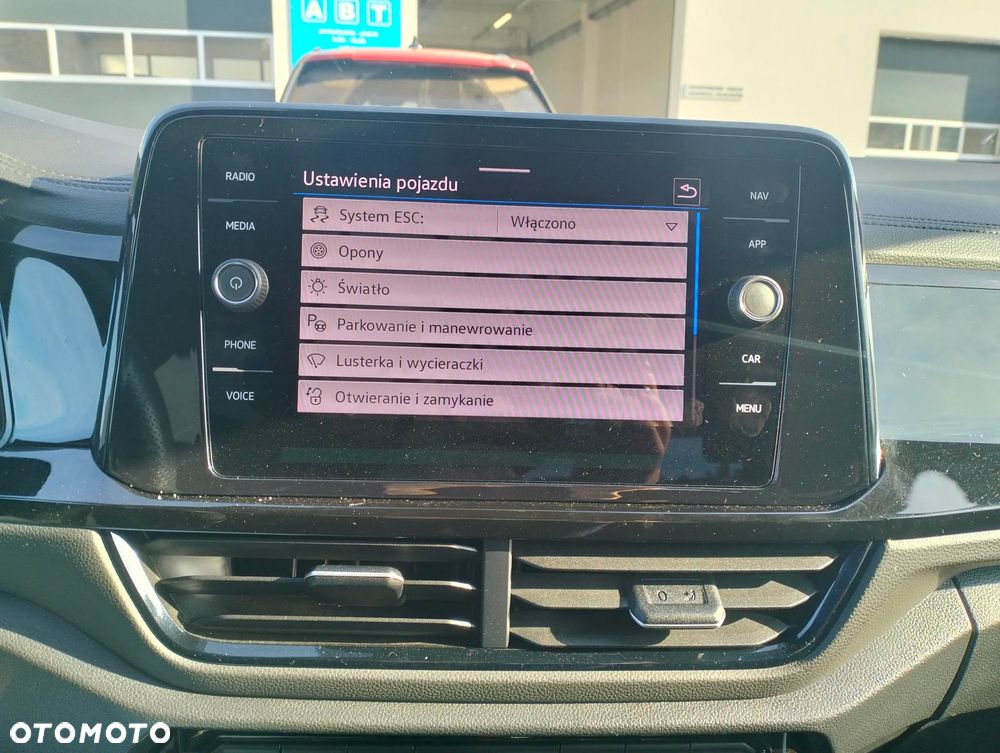 Volkswagen T-Roc 1.5 TSI R-Line DSG - 25
