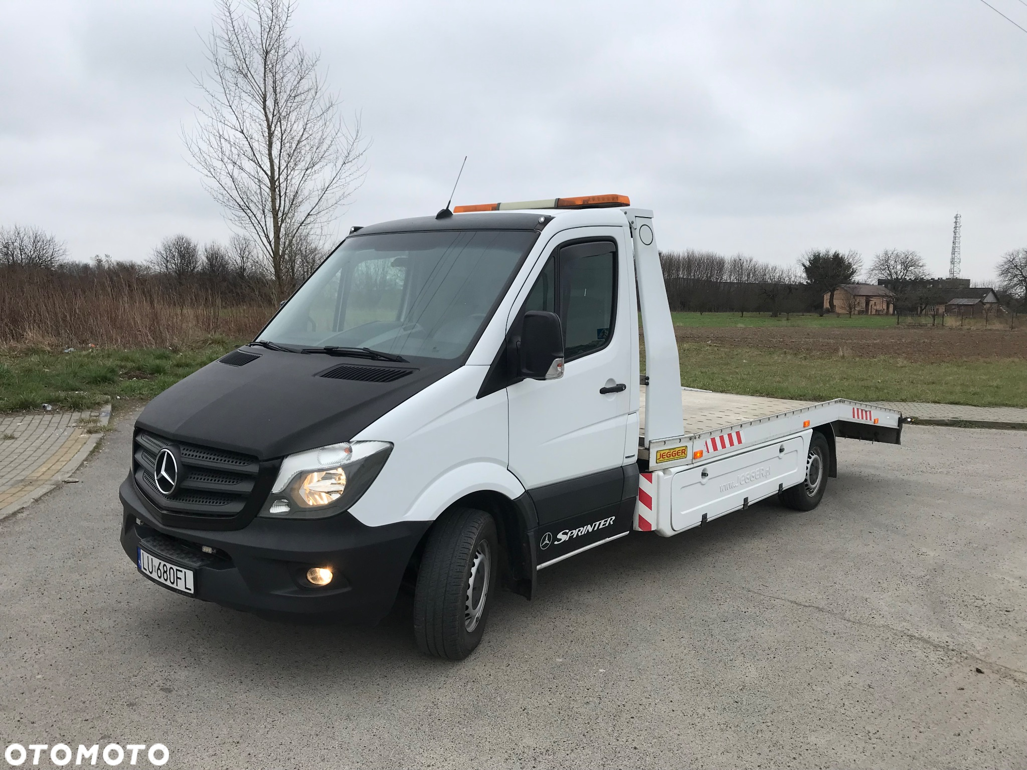 Mercedes-Benz Sprinter 319 - 16