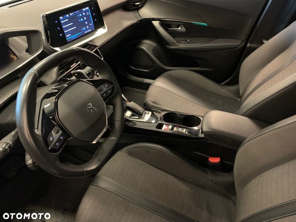 Peugeot 2008 BlueHDi 130 EAT8 Allure - 8