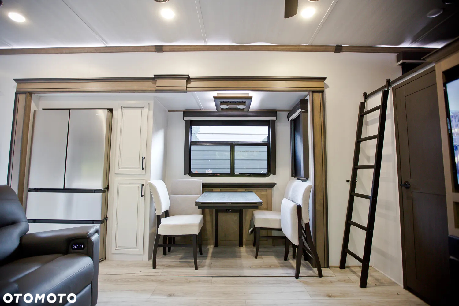 Inny Keystone Montana 3915TB - 17