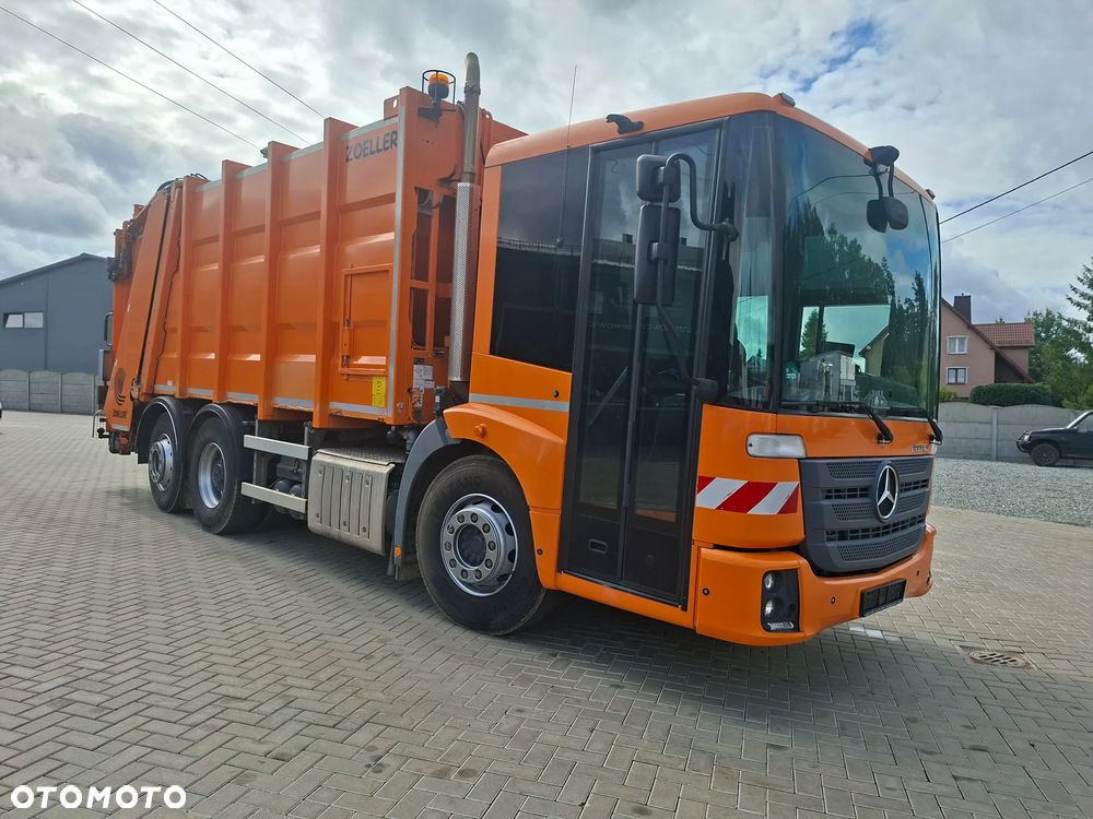 Mercedes-Benz ECONIC 2630 - 4