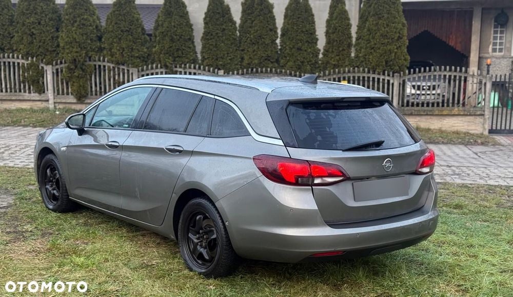 Opel Astra 1.6 CDTI Essentia - 9