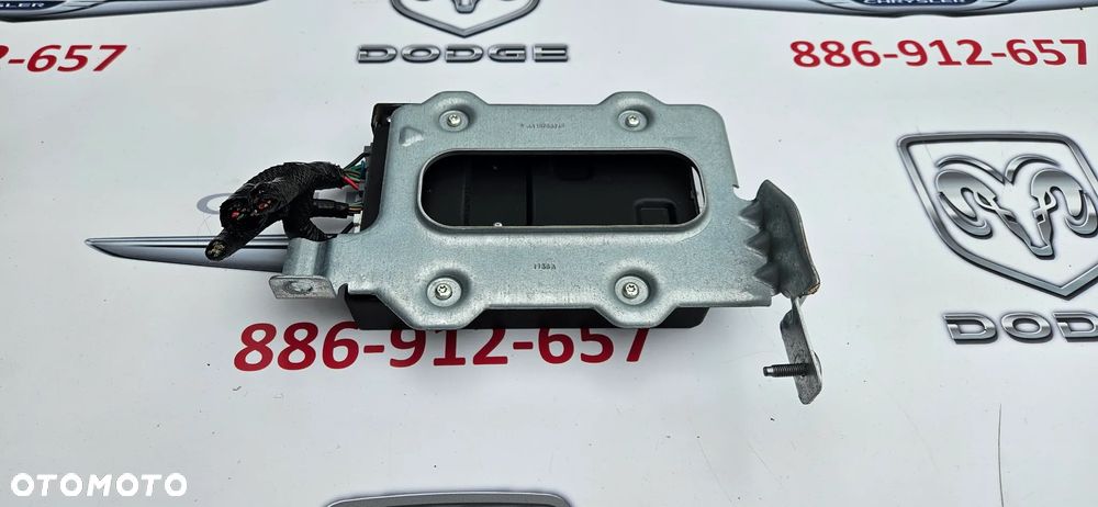 Chrysler Pacifica 2016- wzmacniacz z kostkami 68207345AE - 4