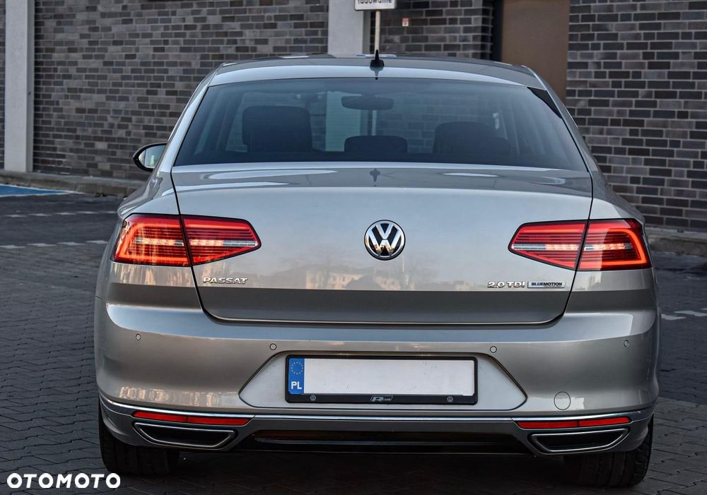 Volkswagen Passat 2.0 TDI DSG Individual - 23