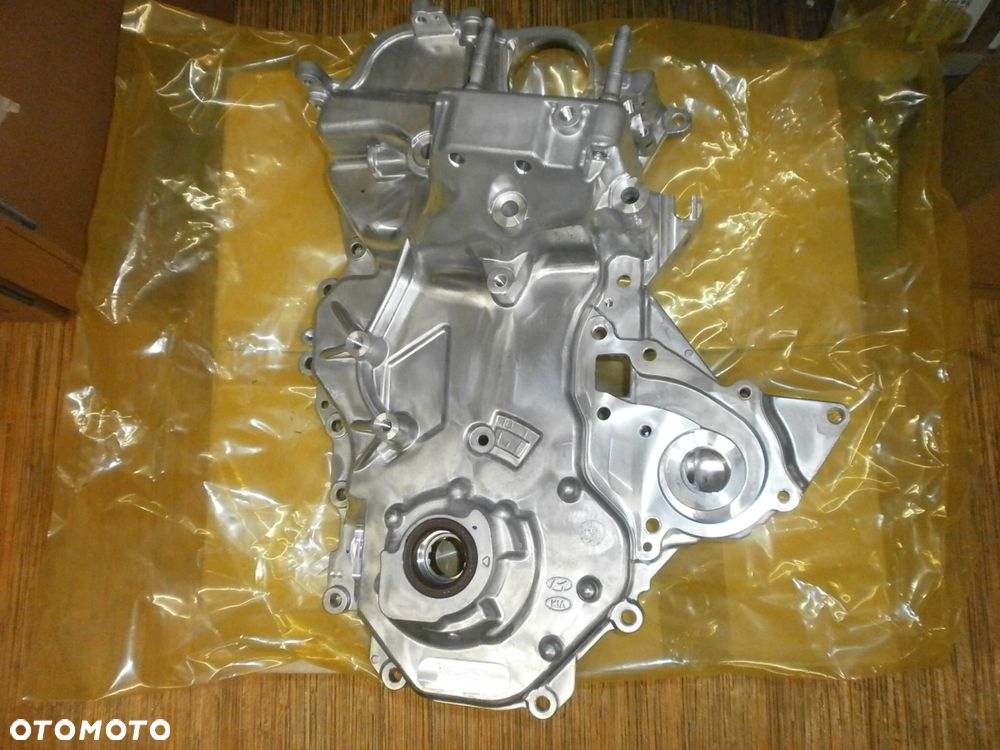 Pokrywa łańcucha rozrządu HYUNDAI i10 nr kat. 2135004600 - 1