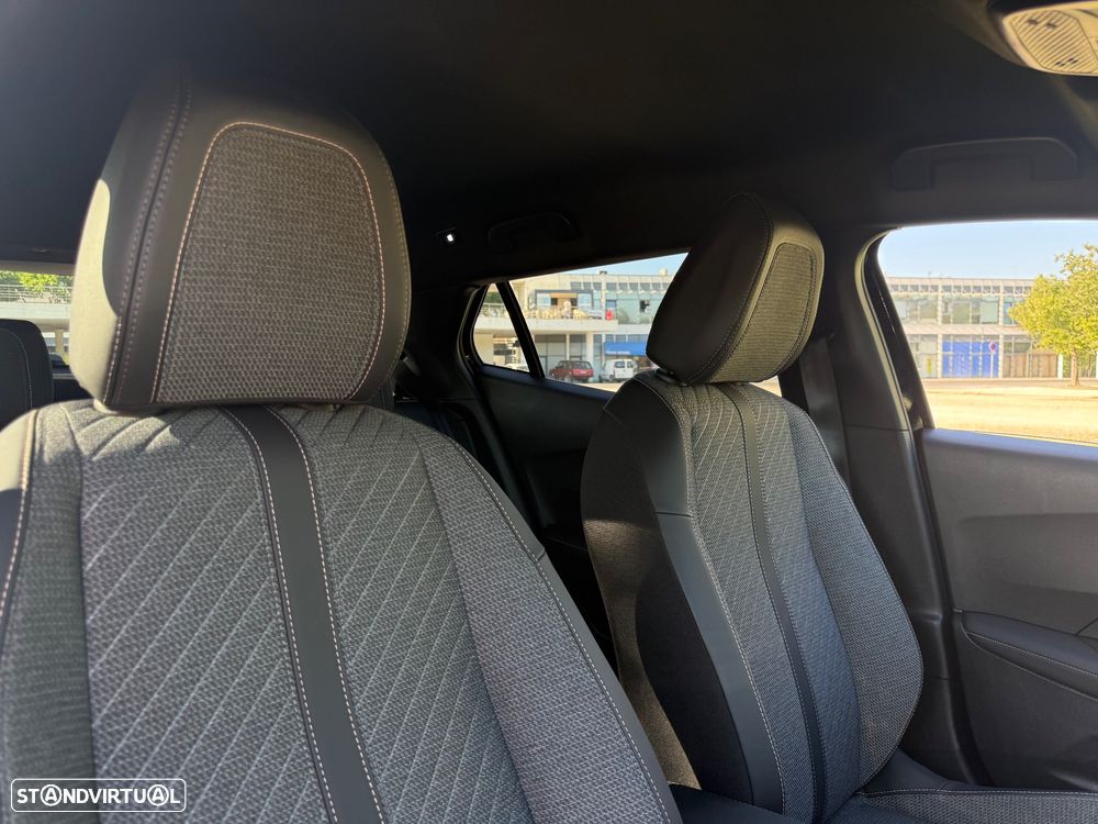 Peugeot e-2008 Allure - 39