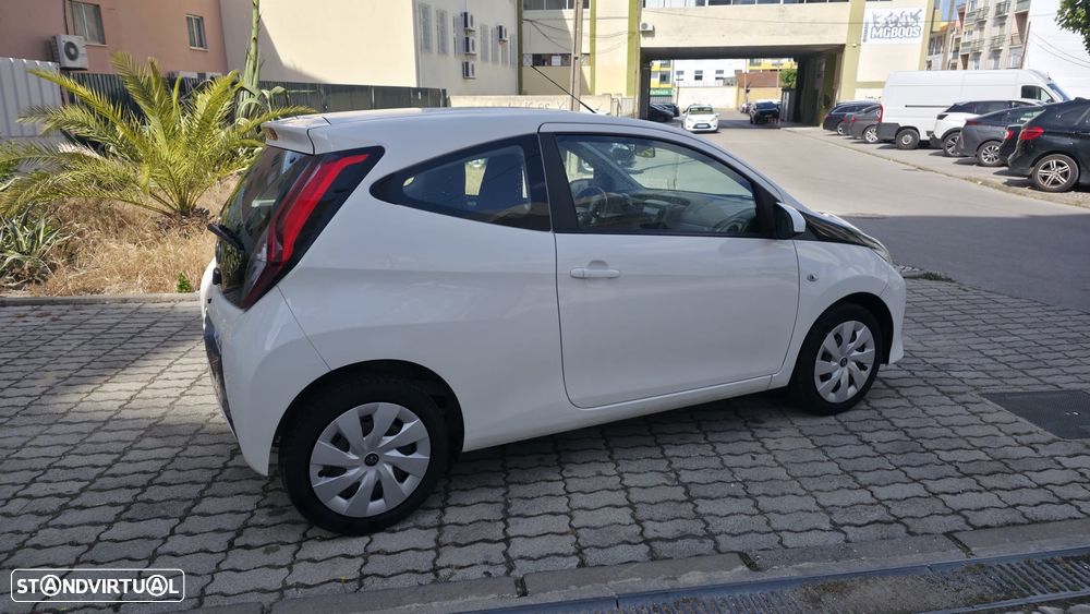 Toyota Aygo 1.0 X-Play Plus MM - 11