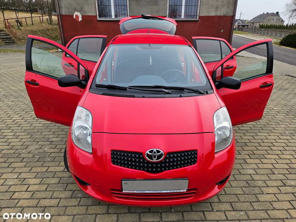 Toyota Yaris 1.0 Terra - 32