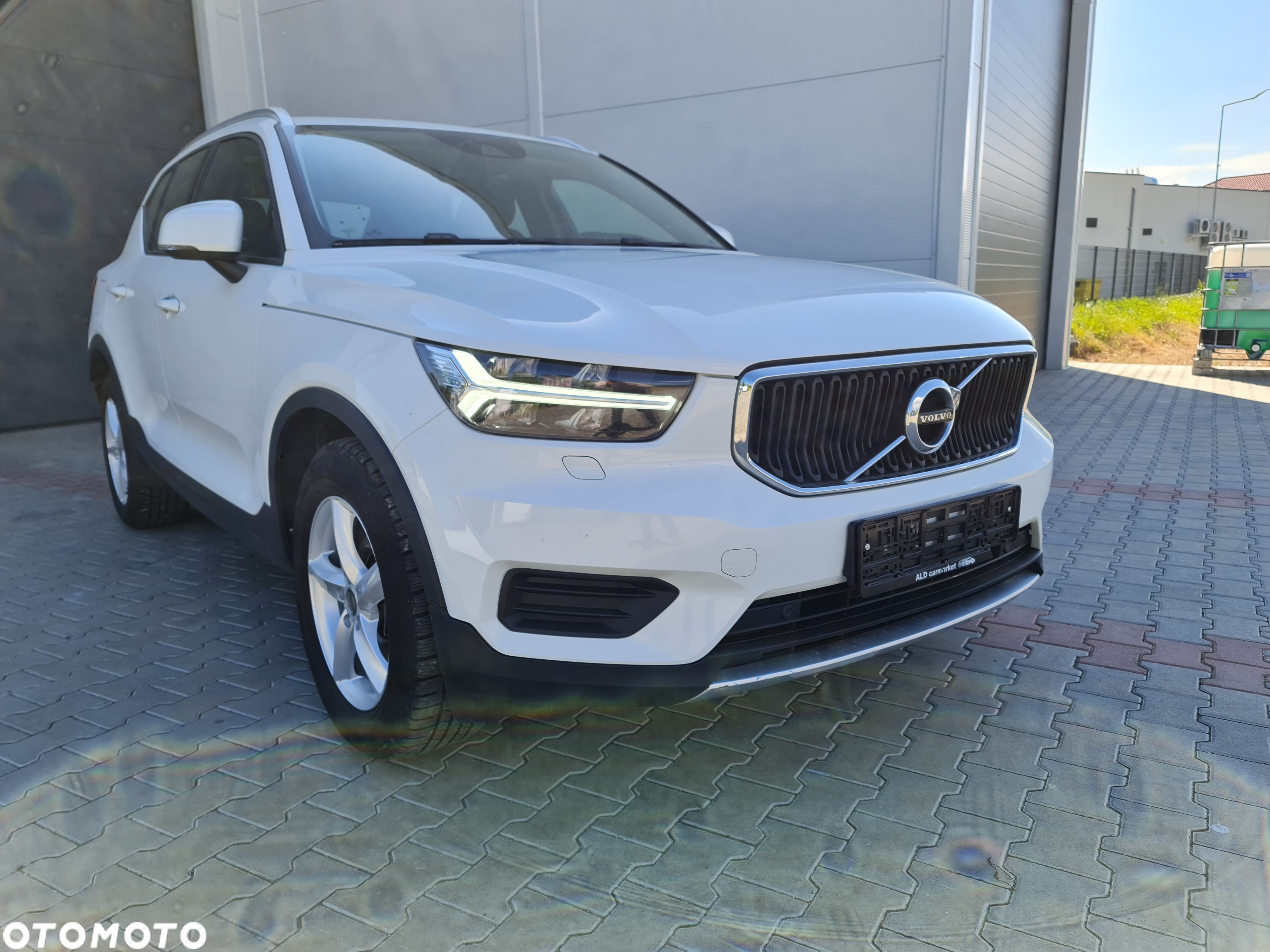 Volvo XC 40 D3 AWD Geartronic Momentum Pro - 3