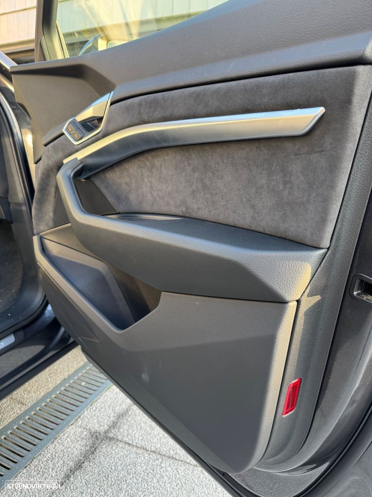 Audi e-tron 55 quattro S line - 8