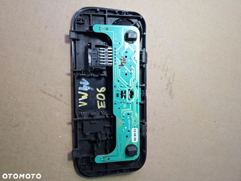 lampka oświetlenie kabiny (74/6)  VW Eos 2007 1Q0947105D - 2