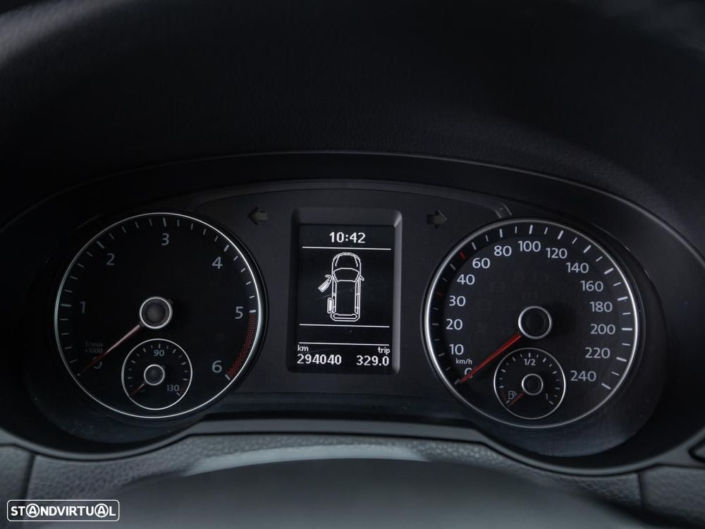 VW Sharan 2.0 TDI Blue Confortline DSG - 19