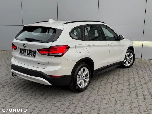 BMW X1 xDrive25e Business Edition - 13