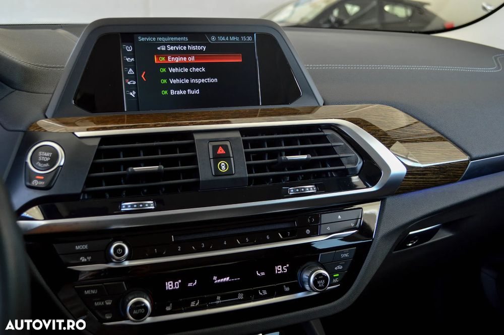 BMW X3 xDrive20i AT Luxury Line - 15