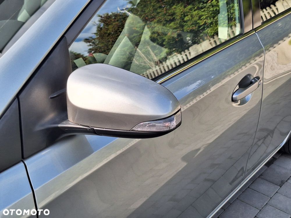 Toyota Auris 1.6 Premium Comfort - 30