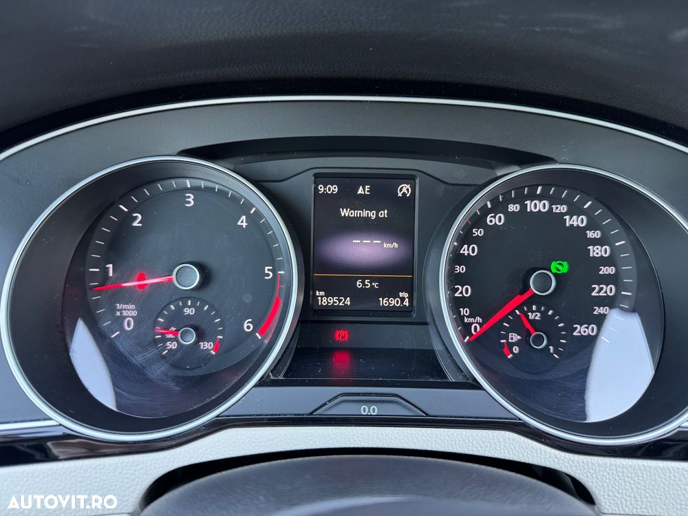 Volkswagen Passat 2.0 TDI DSG Highline - 25