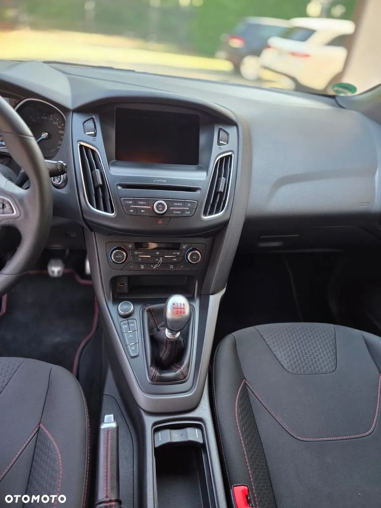 Ford Focus 1.5 EcoBoost ST-Line Red ASS - 16
