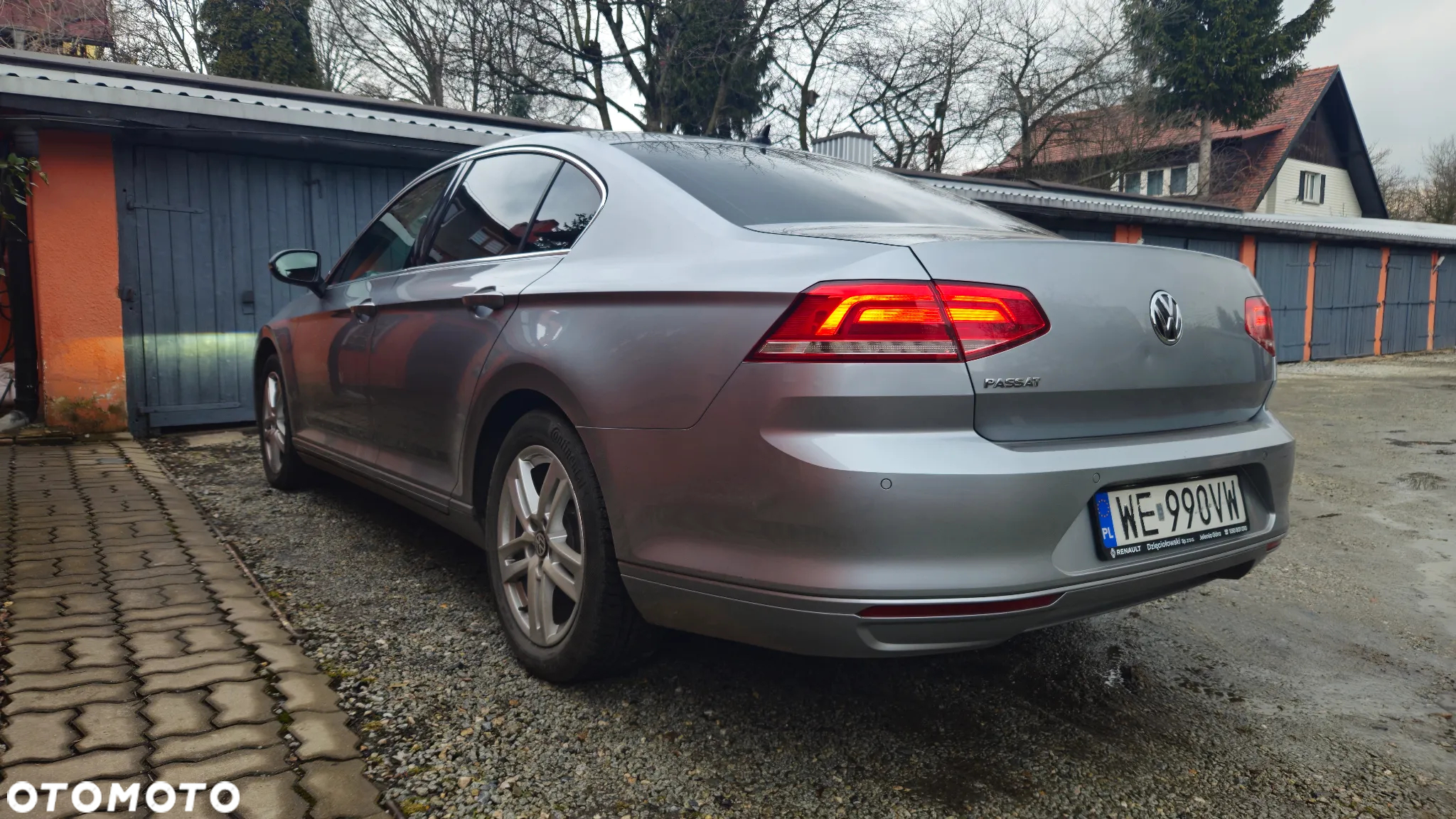 Volkswagen Passat - 11