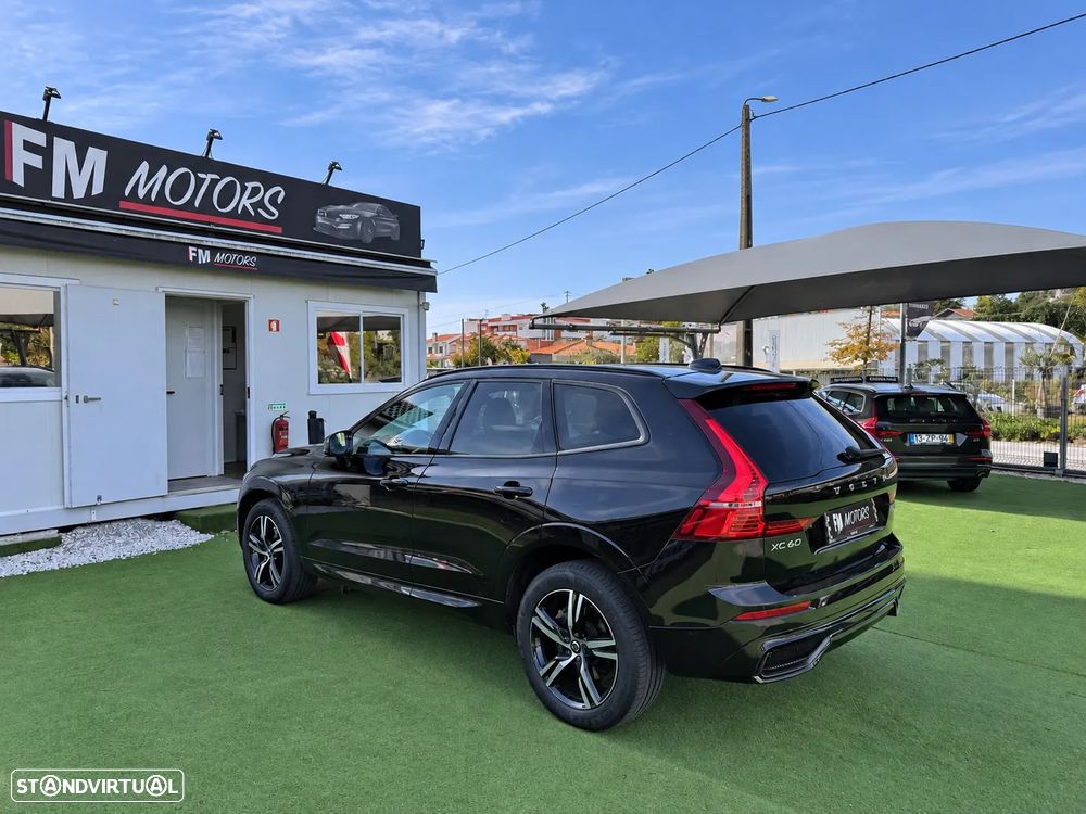 Volvo XC 60 2.0 B5 R-Design AWD - 3