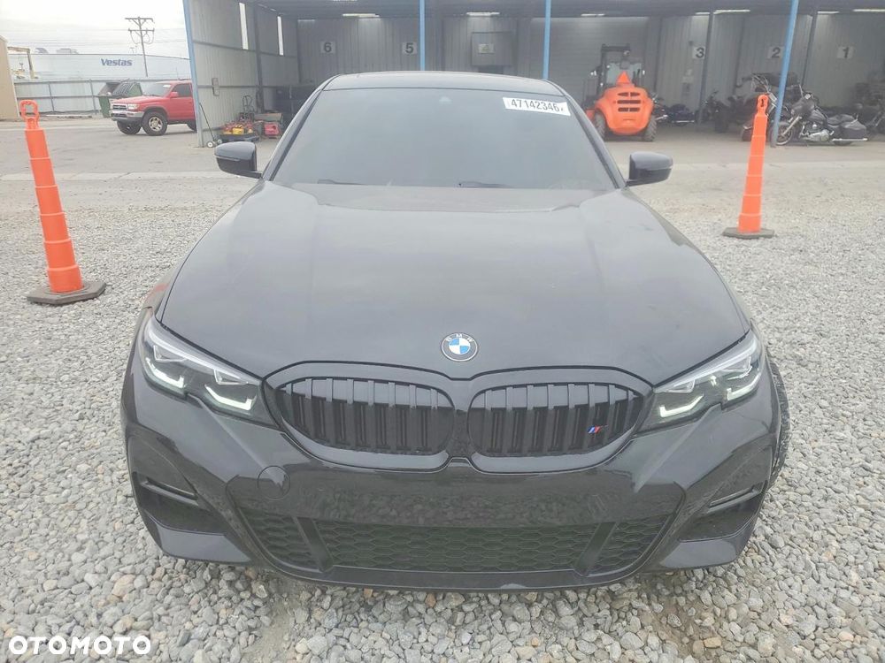 BMW Seria 3 330i xDrive M Sport - 5