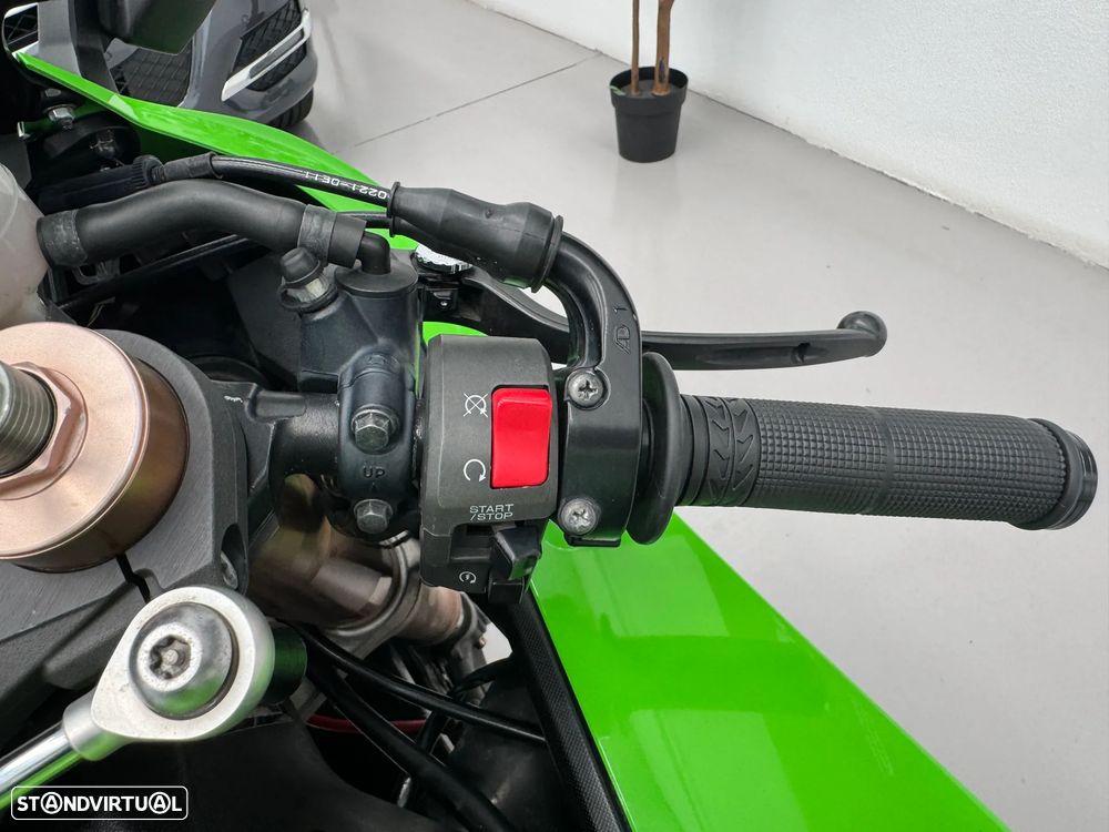 Kawasaki Ninja ZX-10R - 17