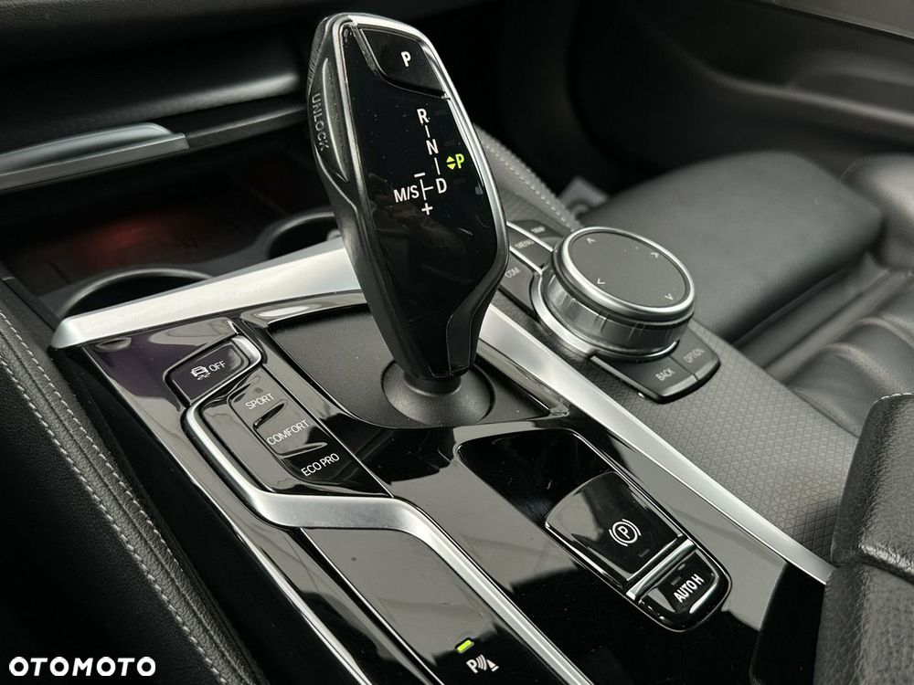 BMW Seria 5 520d xDrive M Sport sport - 27