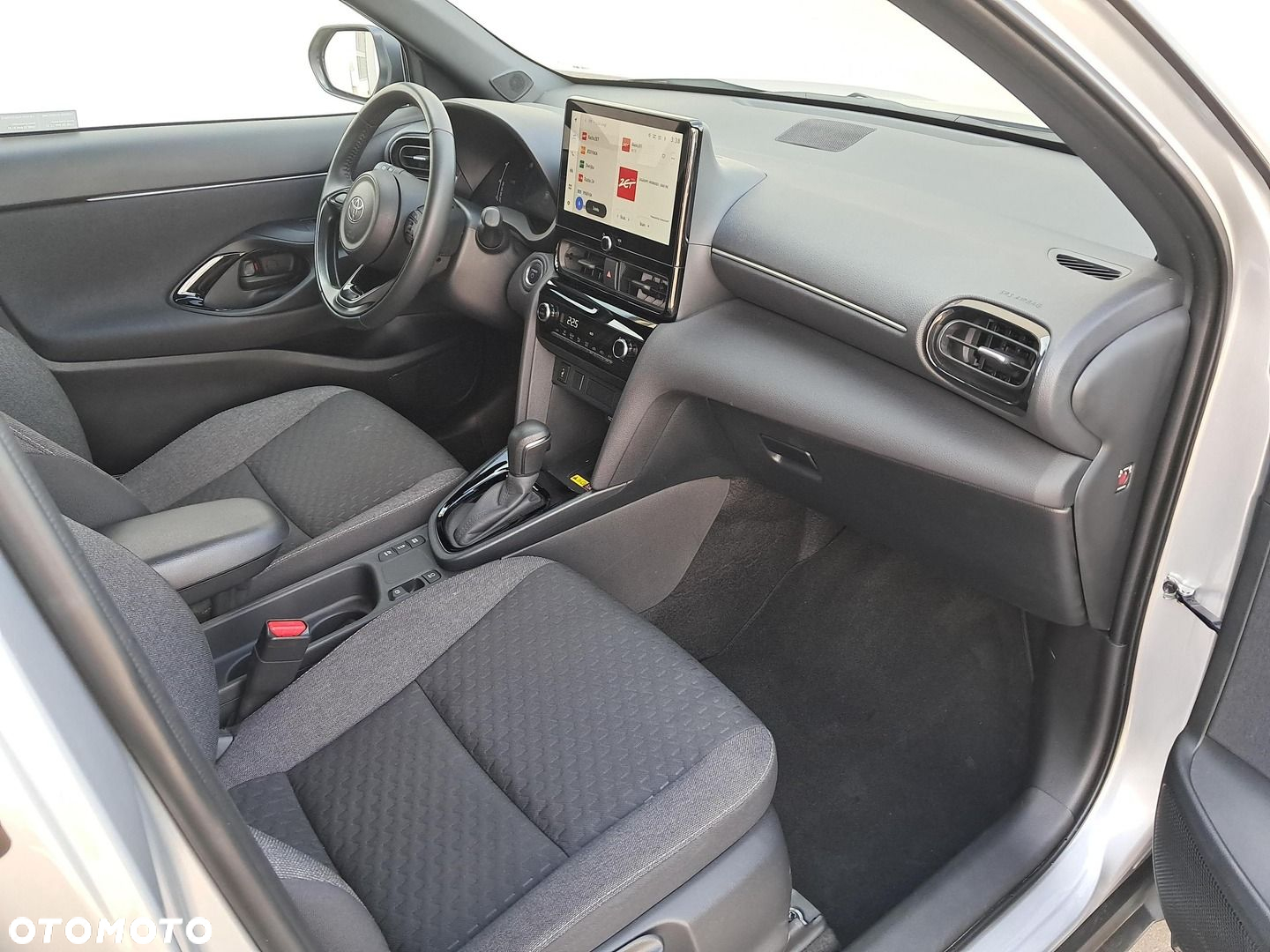 Toyota Yaris Cross - 12