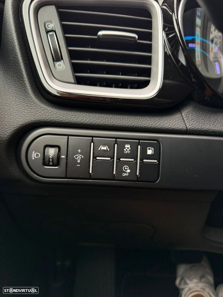 Kia XCeed 1.6 GDi PHEV Tech - 24