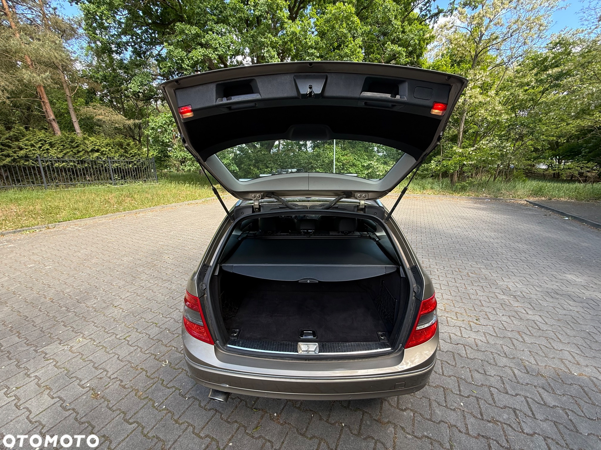 Mercedes-Benz Klasa C 220 T CDI DPF (BlueEFFICIENCY) Avantgarde - 17