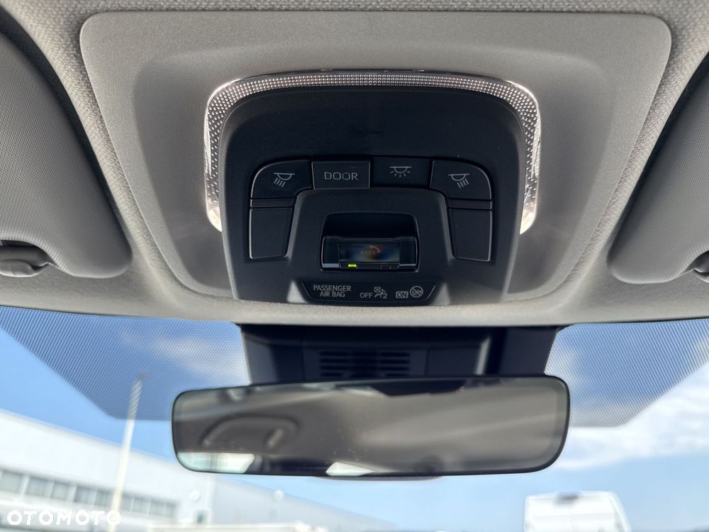 Toyota Corolla 1.8 Hybrid Comfort - 23