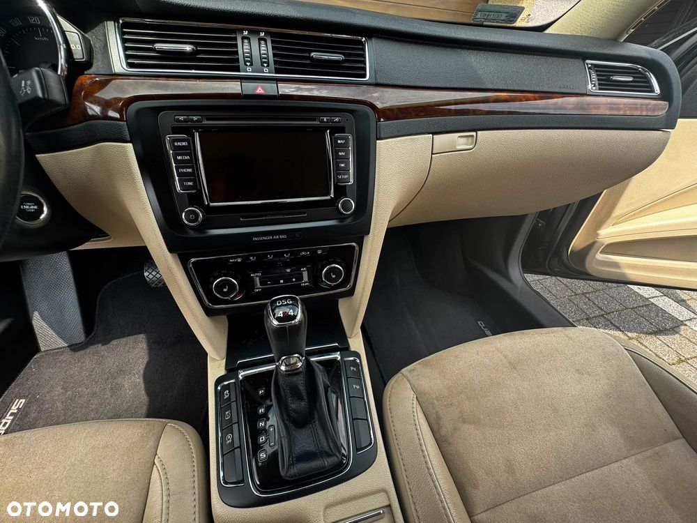 Skoda Superb 2.0 TDI 4x4 Elegance DSG - 19