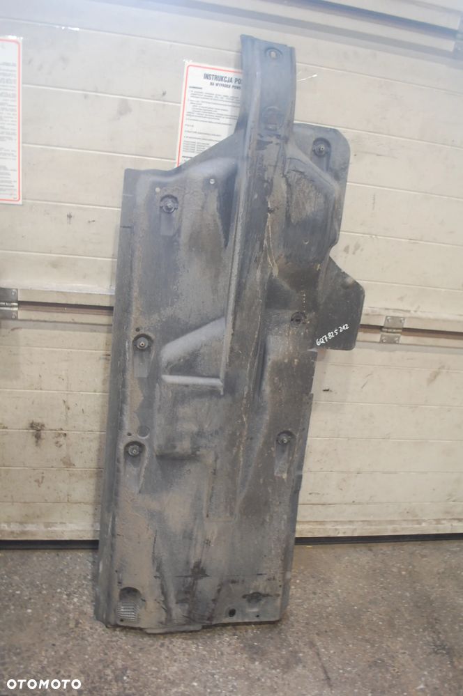 OSŁONA PODWOZIA LEWA PRAWA 6Q7825211 6Q7825212 SKODA ROOMSTER PRAKTIK - 6