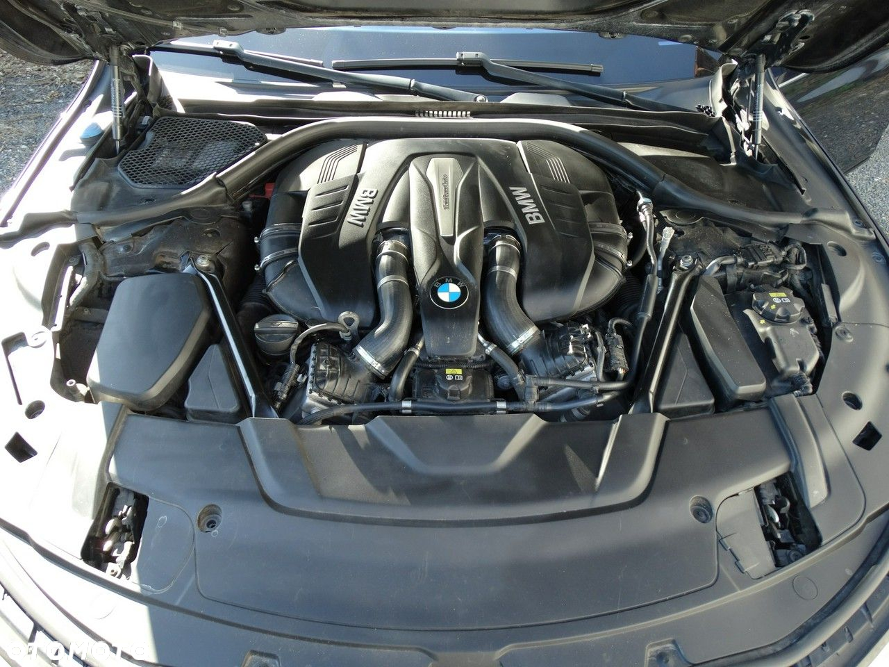 BMW Seria 7 750Li xDrive - 36