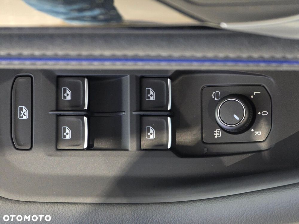 Volkswagen Passat Variant 2.0 TSI R-Line Plus DSG - 22