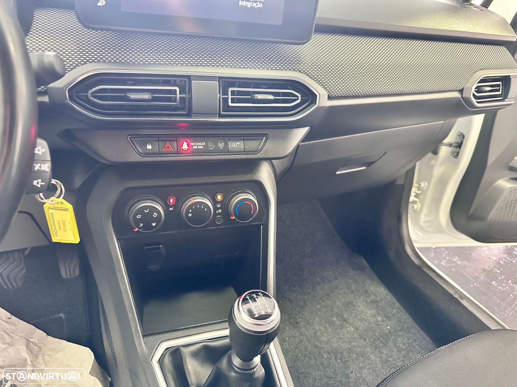 Dacia Sandero 1.0 SCe Essential - 25