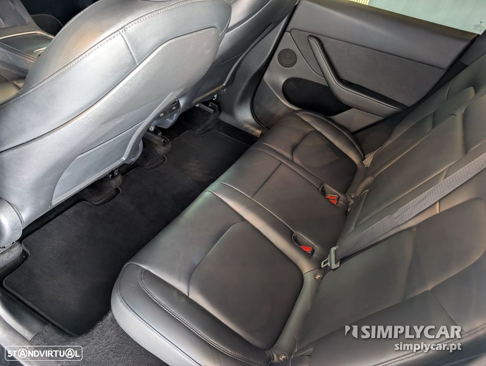 Tesla Model 3 - 7
