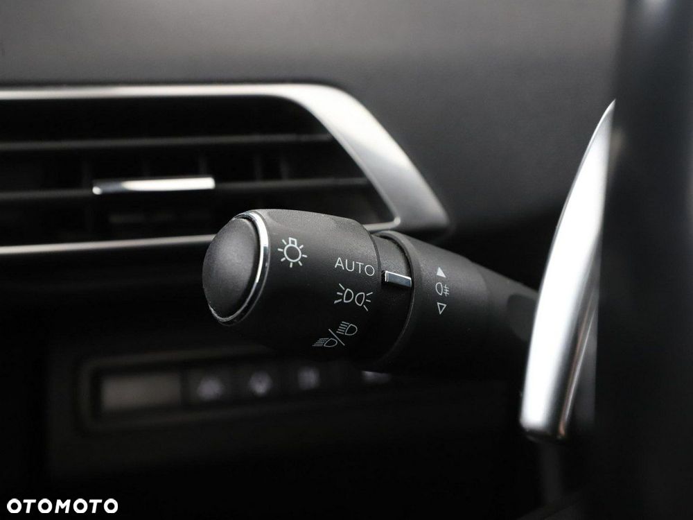 Peugeot 3008 Plug-In Hybrid 225 e-EAT8 GT - 36